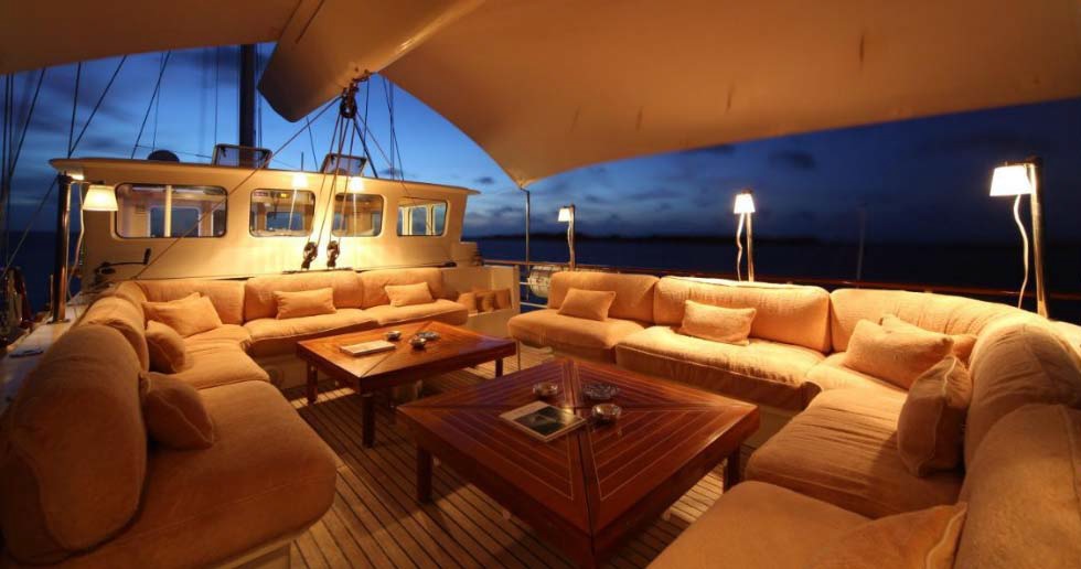 DIONE STAR - Upper deck lounge.jpg
