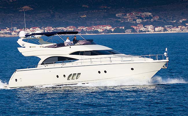 DISCOVERY - Yacht.jpg