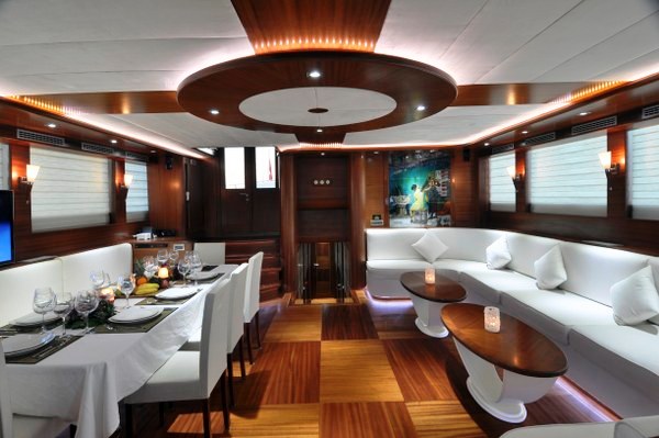 DOLCE MARE Salon Dining.jpg