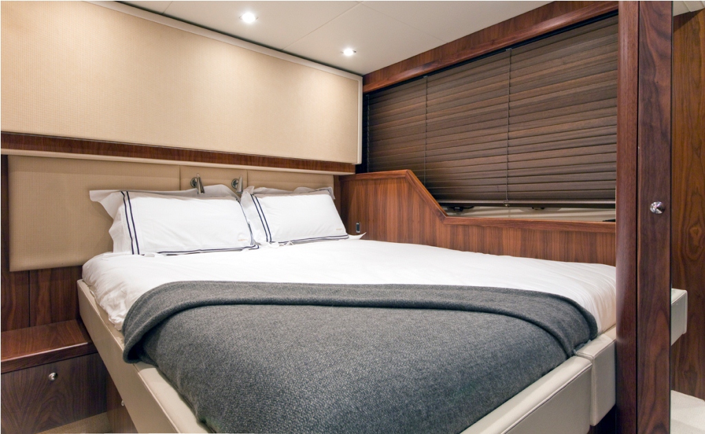 DONIZETTI  Convertible cabin.jpg