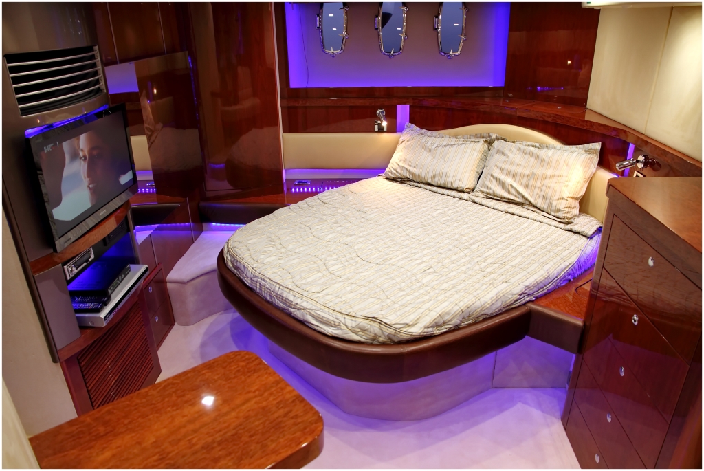 DUJE - Master cabin.JPG