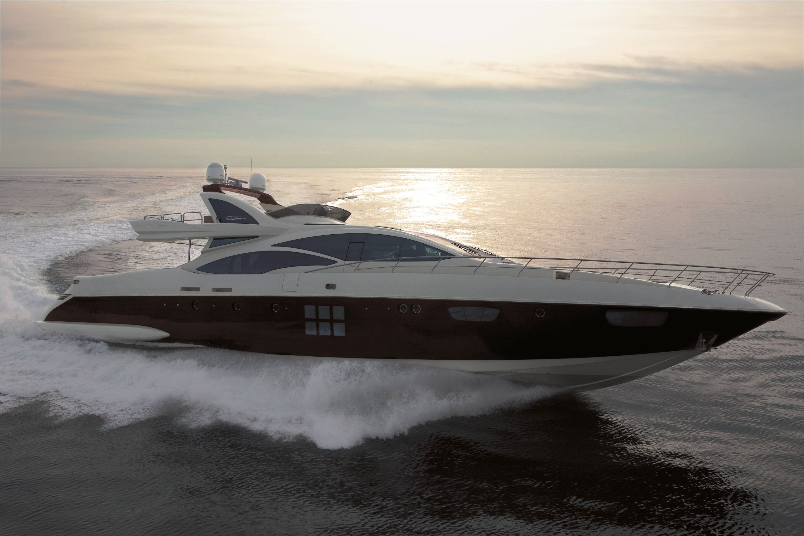 DUKE Sistership Azimut 103 S Running 9.jpg