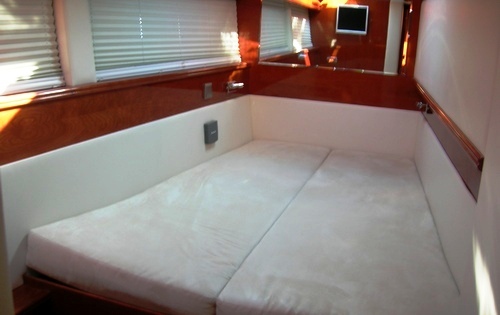 Diamond Girl II -  Guest Cabin.jpg