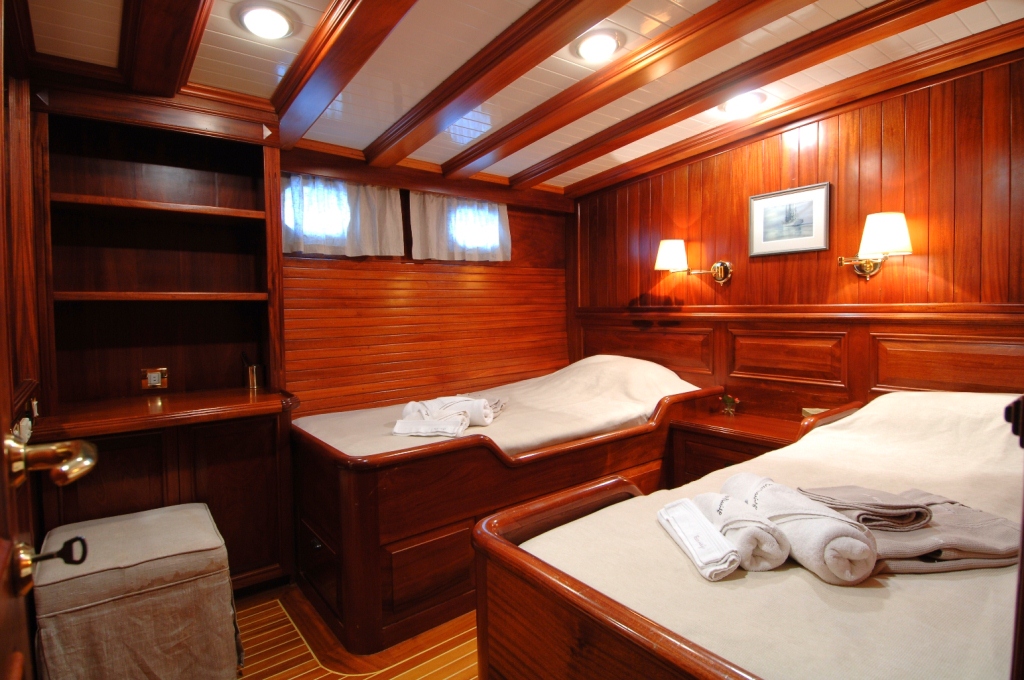 ECCE NAVIGO -  Twin Cabin.jpg