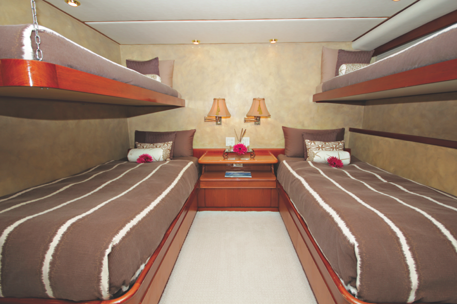 EL JEFE - charter accommodation - twin.jpg