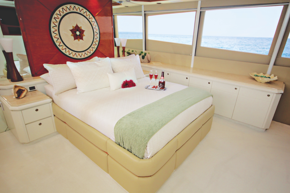 EL JEFE - master suite.jpg