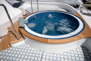 ELLE -  Jaccuzi.jpg