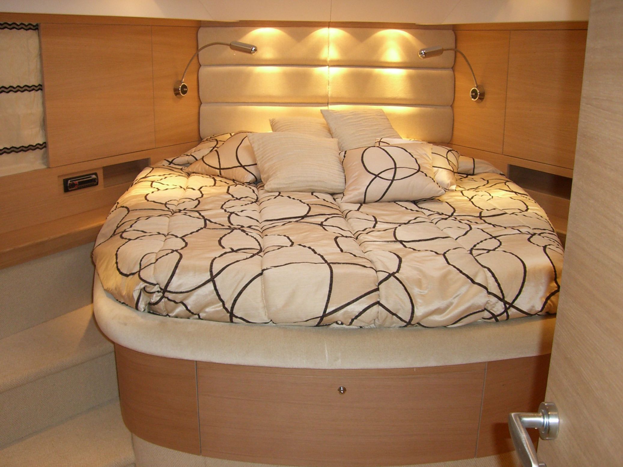 ENCORE - VIP Cabin.jpg