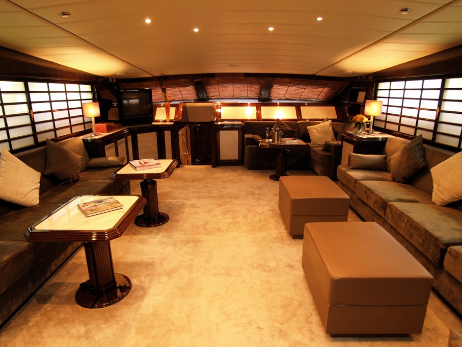 EQUILIBRIUM Salon.jpg