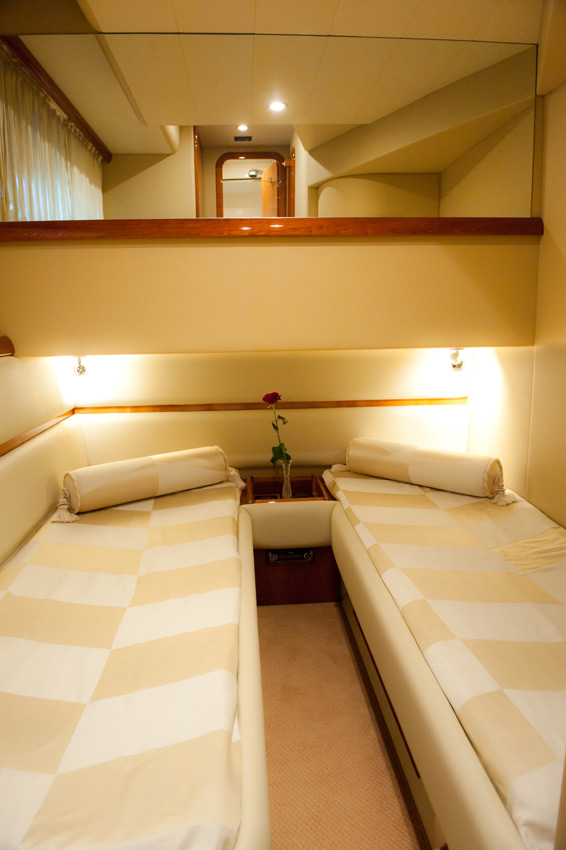 ESPERANCE III -  Twin Cabin.jpg