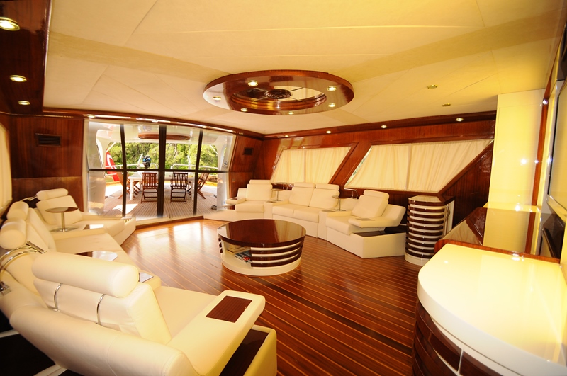 Esma Sultan aft saloon view 1.jpg