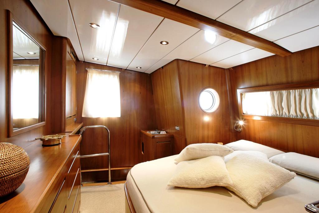 Eta Master Cabin 2.jpg