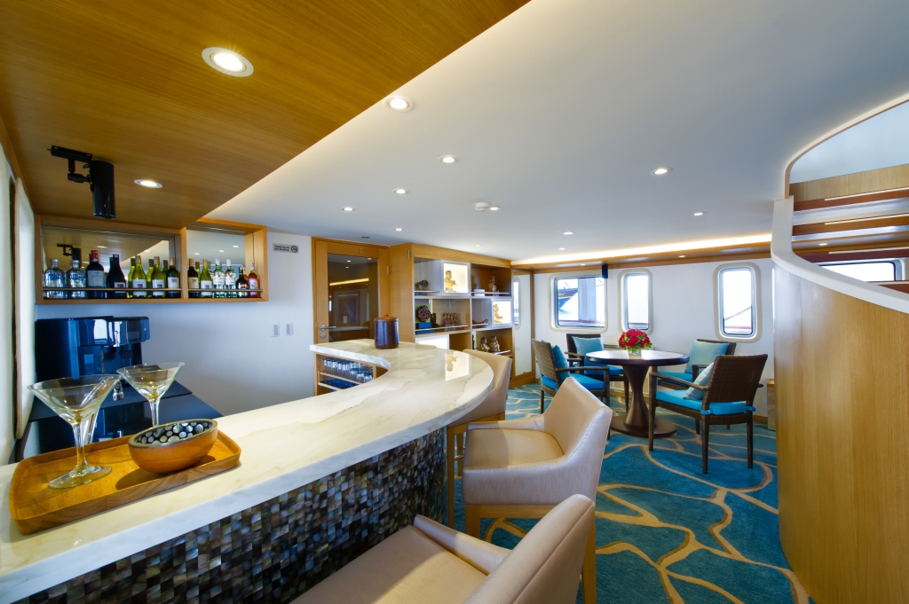 Expedition yacht SALILA -  Bar.jpg