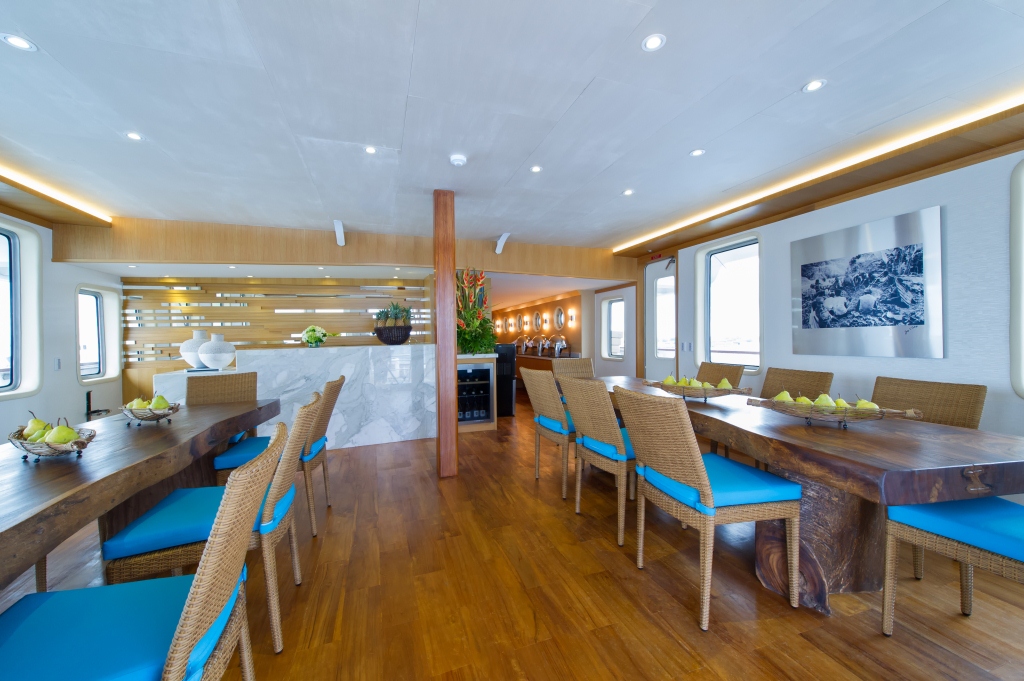 Expedition yacht SALILA -  Dining.jpg