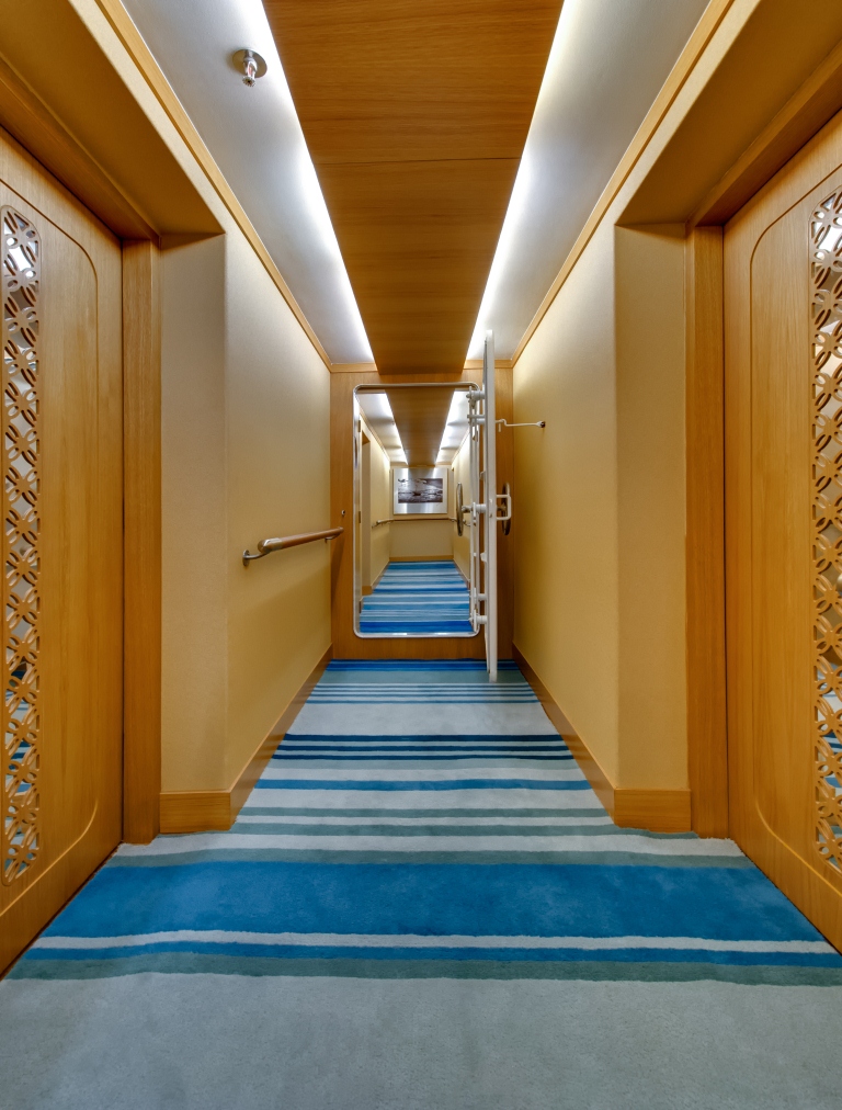 Expedition yacht SALILA -  Hallway.jpg