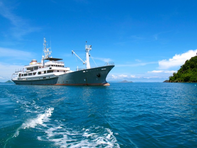 Expedition yacht SALILA.jpg