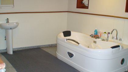 Explorer Yacht SARSEN - Spa Room.JPG