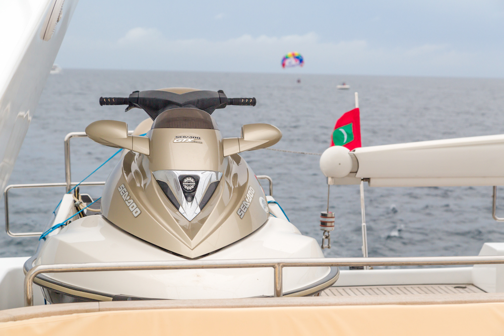 FANTOM - Jet ski.jpg