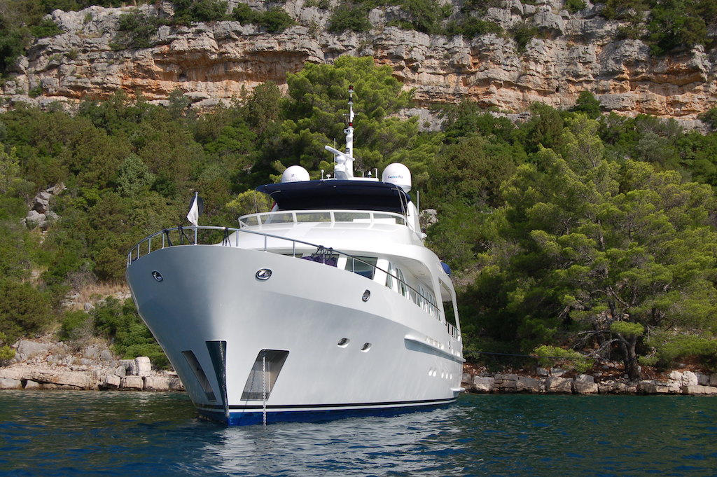FAR NIENTE yacht.jpg