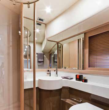 FERETTI 62 -  Ensuite 2.jpg
