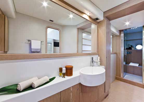 FERETTI 62 -  Ensuite 3.jpg