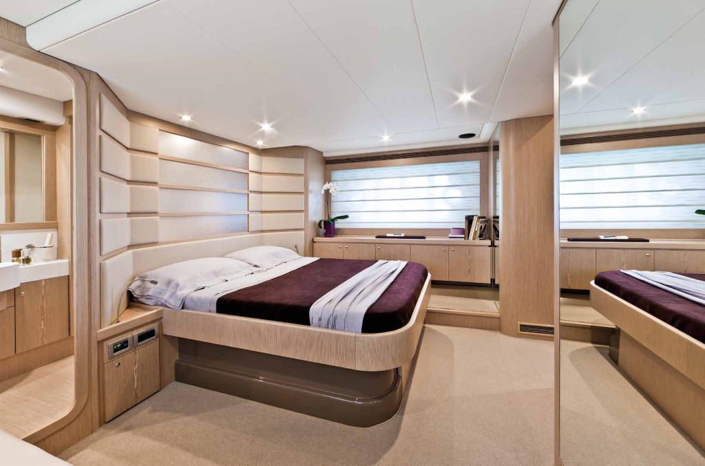 FERETTI 62 -  Master Cabin.jpg