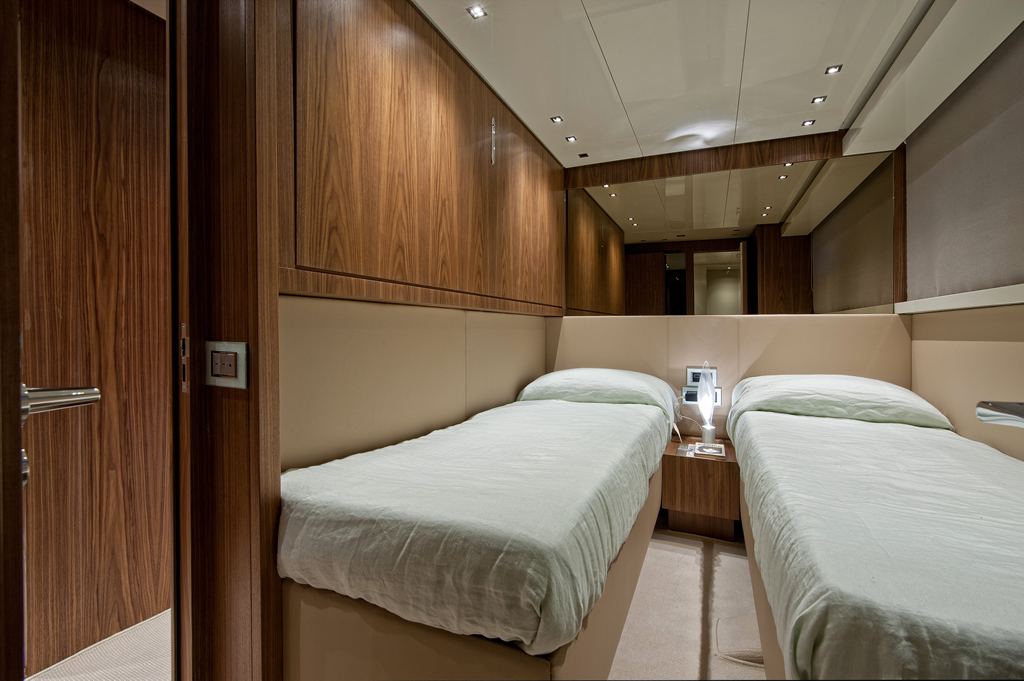 FORTUNA SL82 -  Twin Cabin.jpg