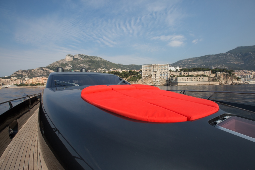 FORZA 8 Motor Foredeck.jpg