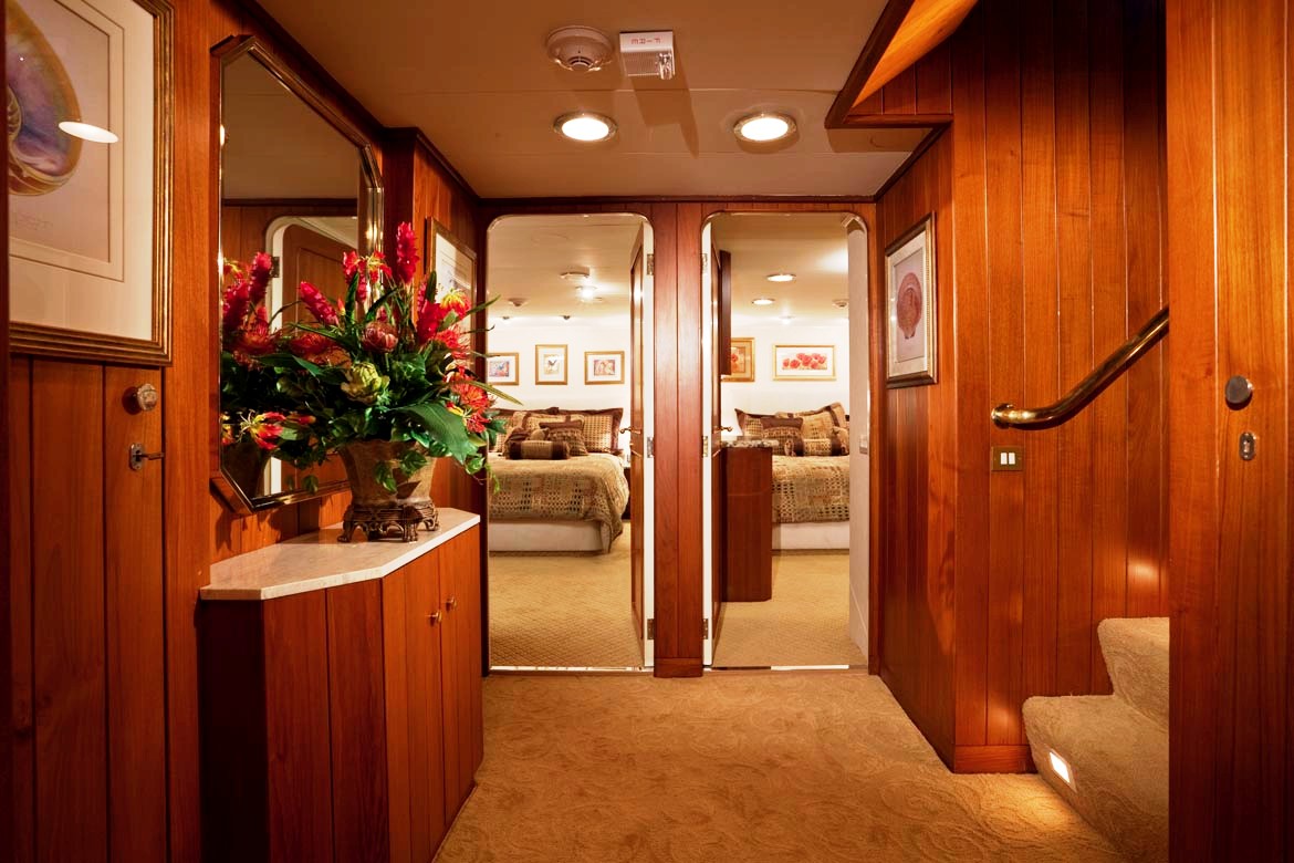 GOLDEN COMPASS -  Guest Foyer.jpg