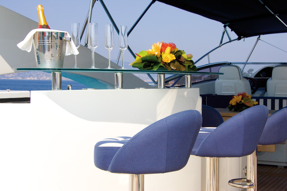 GOSSIP - Sundeck Bar.jpg