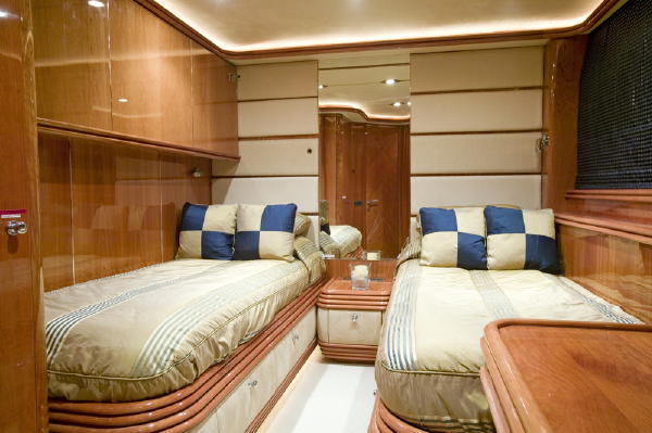 GOSSIP - Twin Cabin.jpg