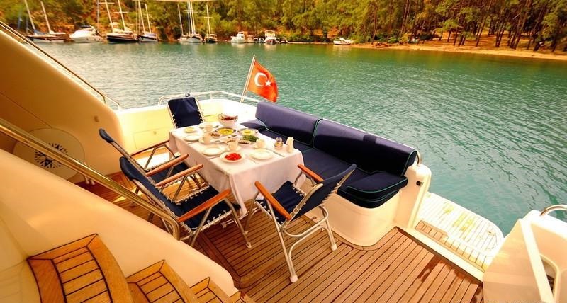 GRACE - Alfresco dining 2.jpg