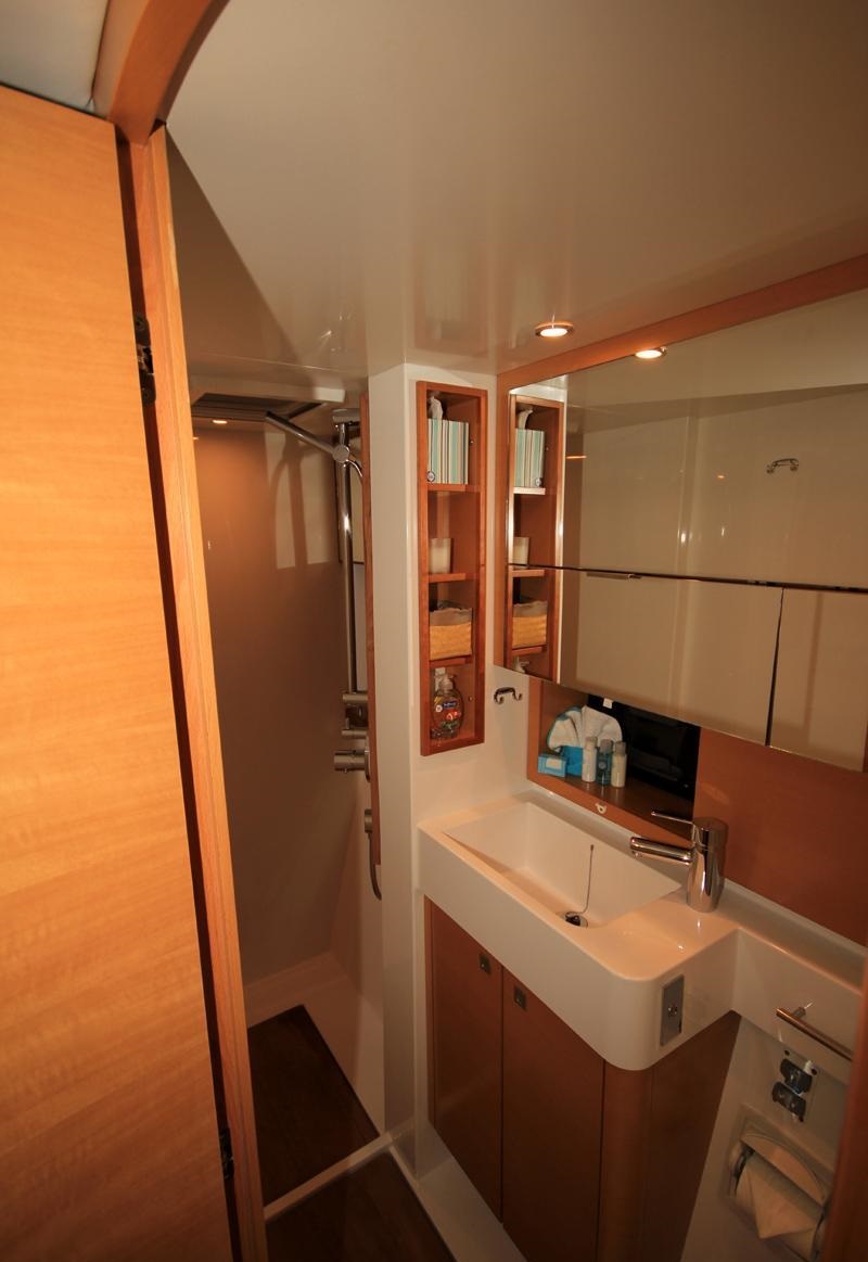 GREENBOAT I - Guest ensuite.jpg