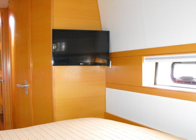 GREENBOAT I - In cabin entertainment.jpg