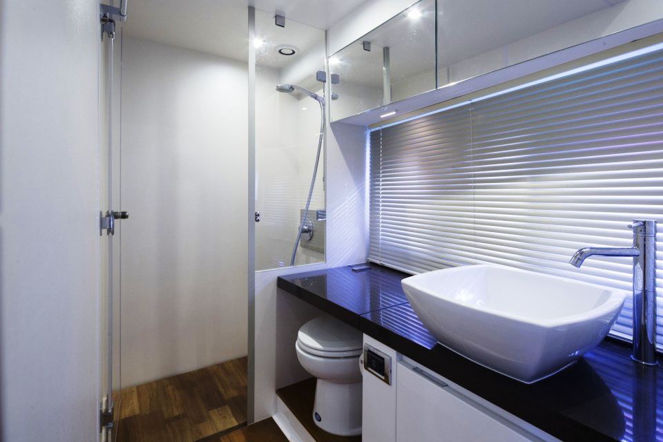 GREY GOOSE OF ANTIBES -  Master Ensuite.jpg