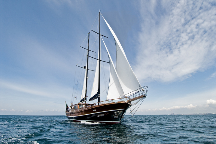 Guet SANTA LUCIA -  Main.jpg