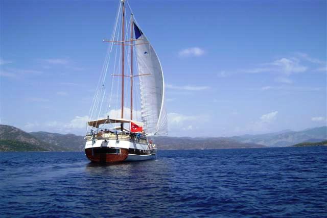 Gulet Albatros F At Sea.jpg