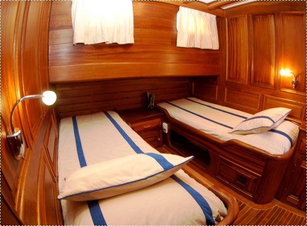 Gulet Blue Capricorn -  Twin Cabin.jpg