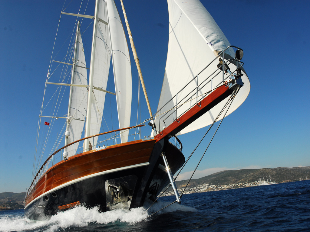 Gulet CARPE DIEM V -  Forward View Sailing.jpg