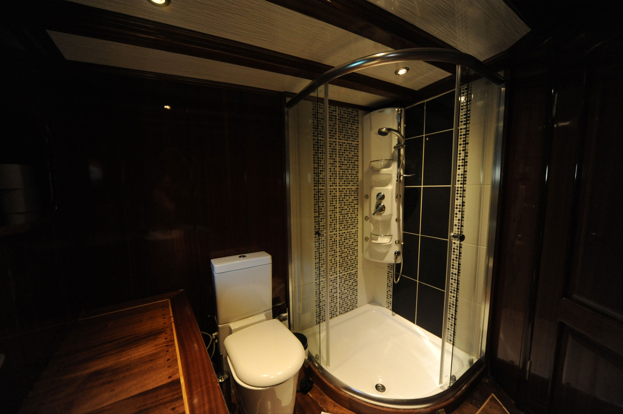Gulet DEAR LILA - Guest Ensuite.JPG