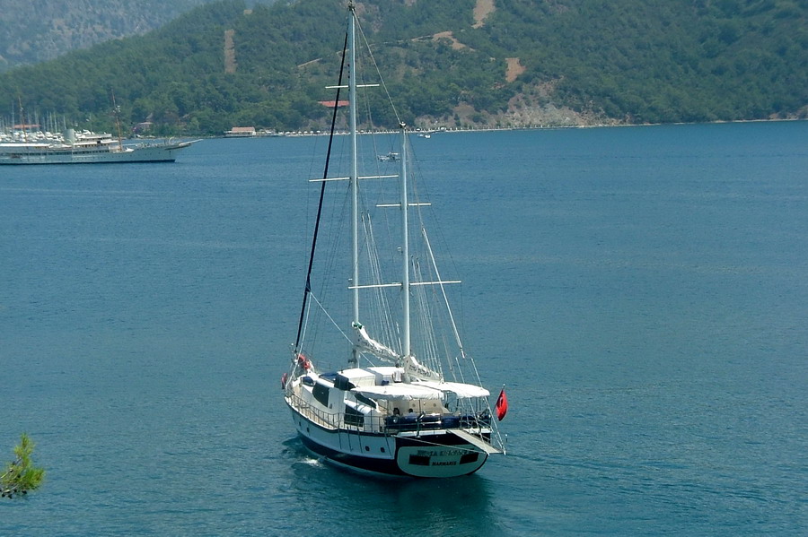 Gulet Esma Sultan II -  Aft View.JPG