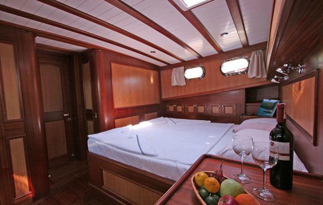 Gulet HAYAL 62 -  Master Cabin.jpg