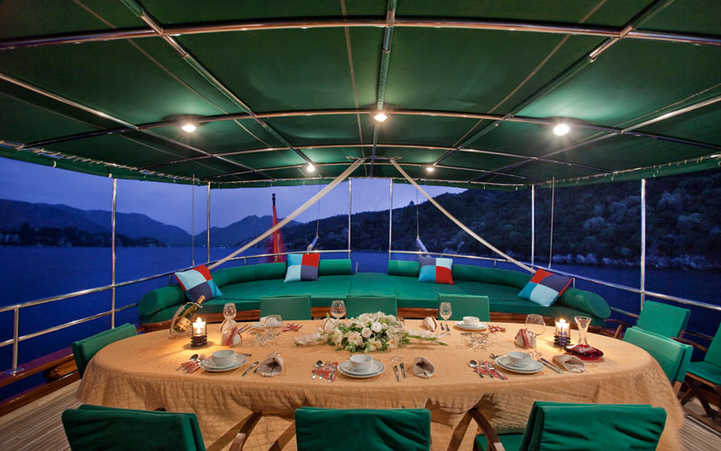Gulet S DOGU -  Al Fresco Dining.jpg