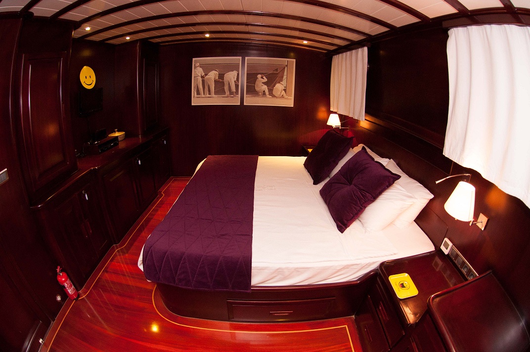 Gulet SMILE - Guest cabin.jpg