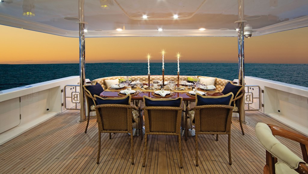 HIGH COTTON - Aft Deck Dining.jpg
