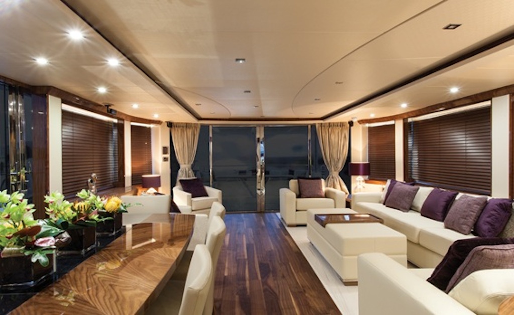 HIGH ENERGY Yacht - Saloon.jpg