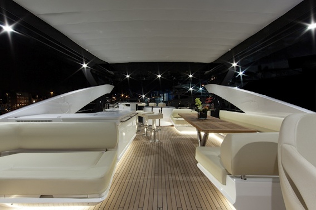 HIGH ENERGY yacht - Flybridge.jpg