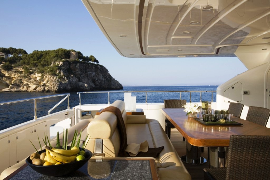 INSPIRATION B - Aft Deck Dining.jpg