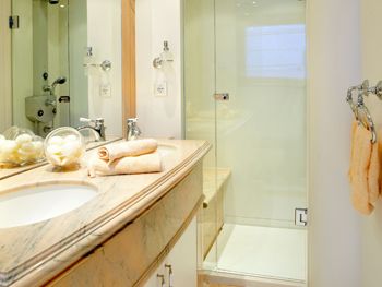 IRAKLIS L Bathroom.jpg