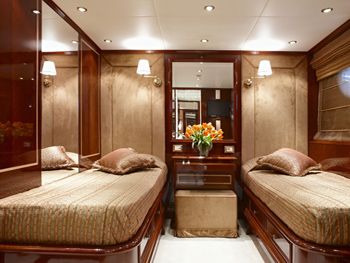 IRAKLIS L Twin Cabin.jpg